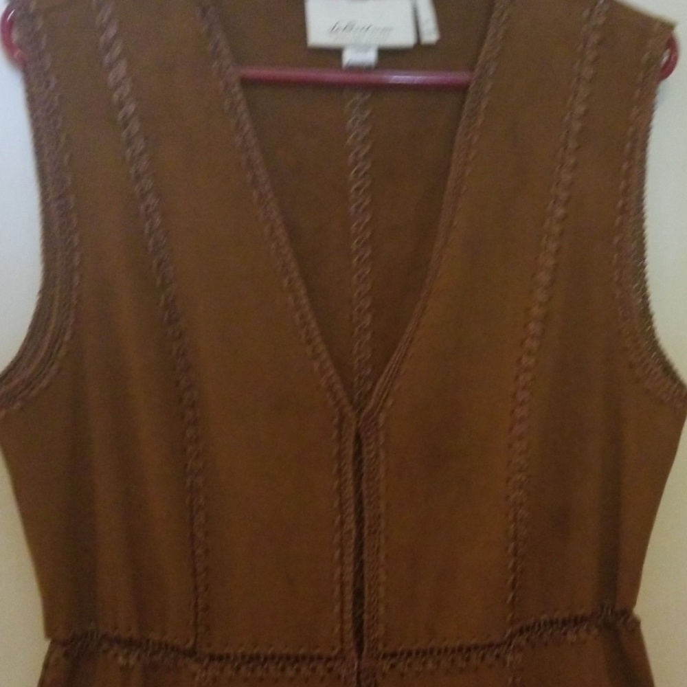 Vest - Picture 2 of 8